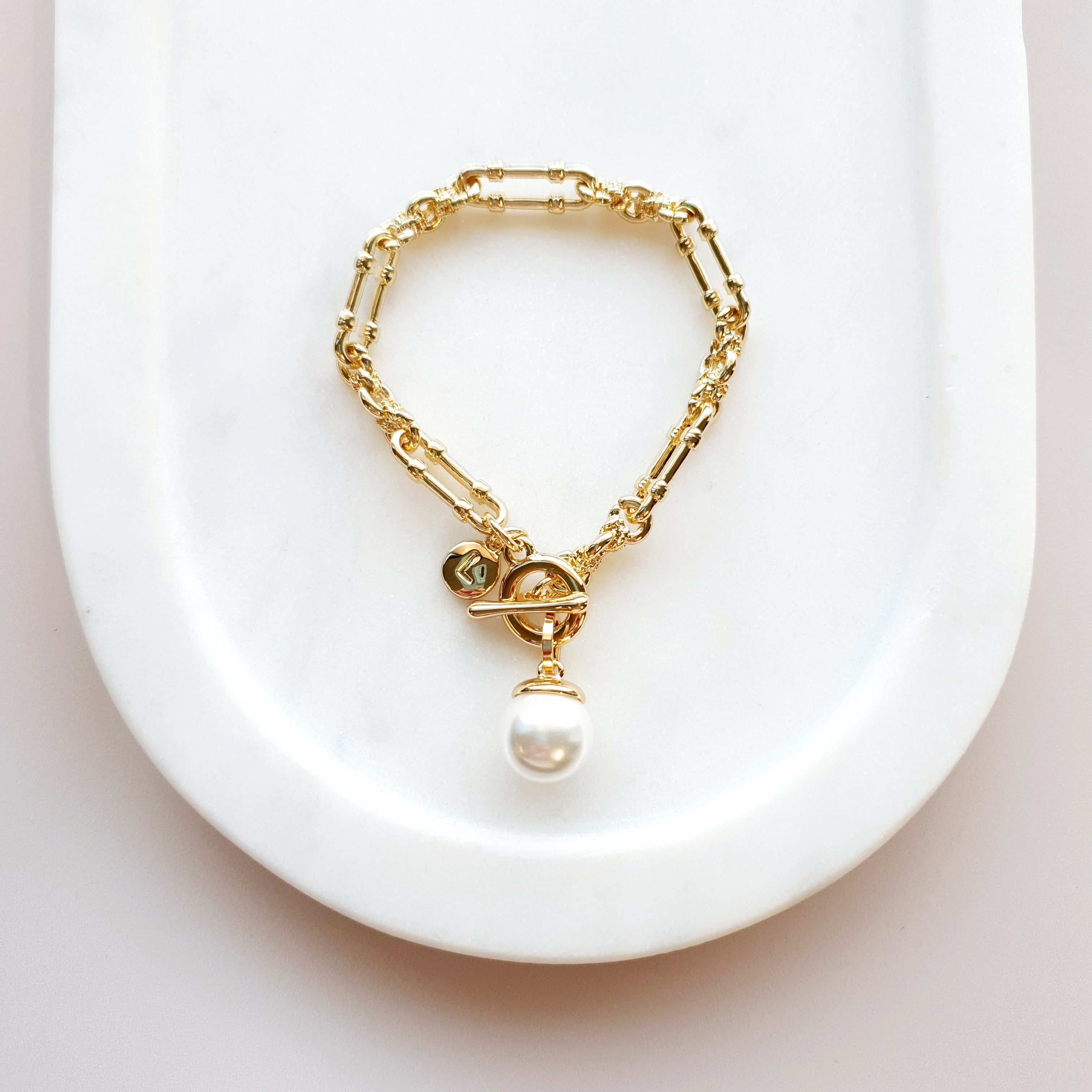 Yellow Gold Single Pearl Toggle Bracelet