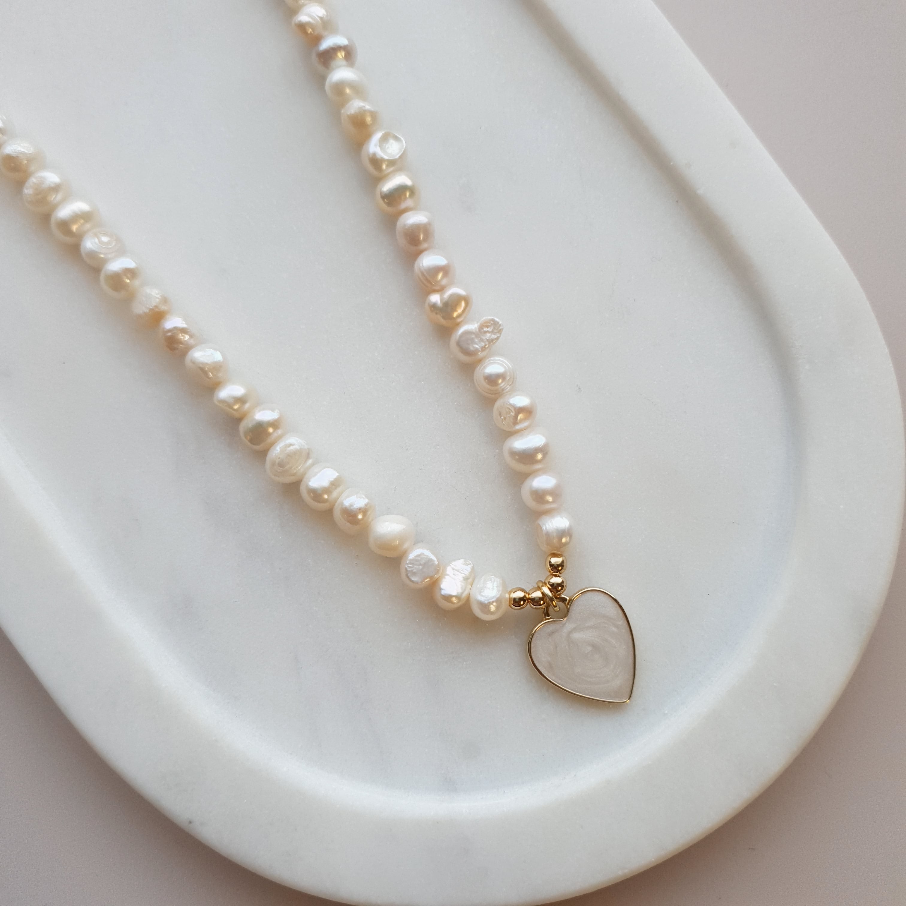 SHORT | Yellow Gold & Pearl Heart on Fresh Water Pearl Necklace