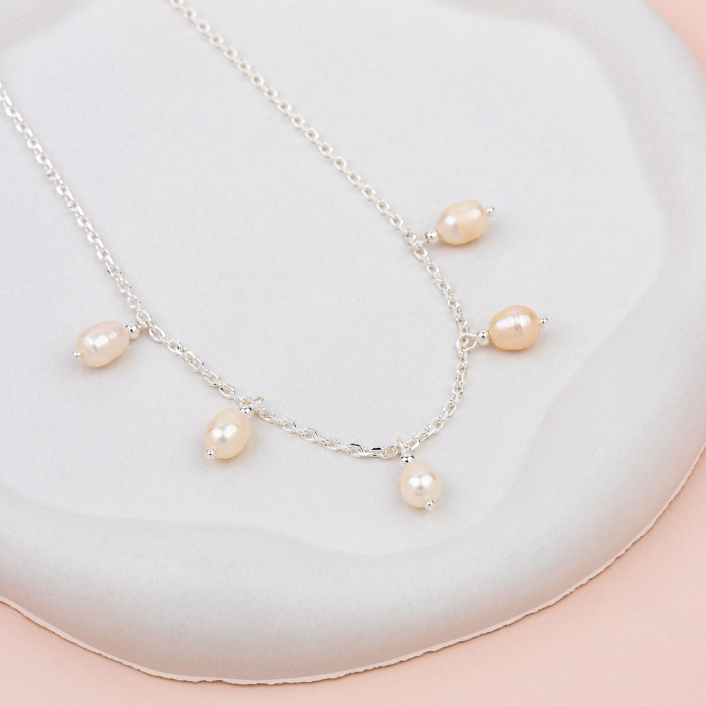 SHORT | Silver Fine Chain with 5 Pearl Necklace