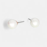 Fine | White Pearl Stud Earring
