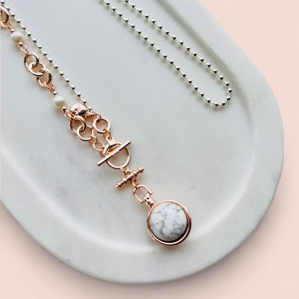 Mixed T/Bar White Howlite Bead Necklace