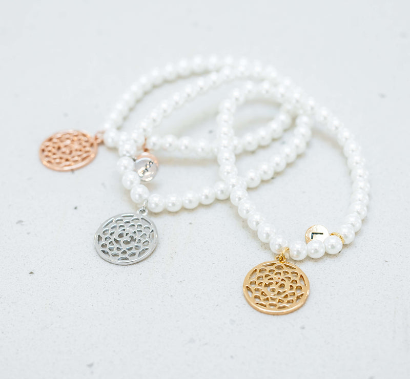 Fine | Pearl + Gold Pendant Bracelet