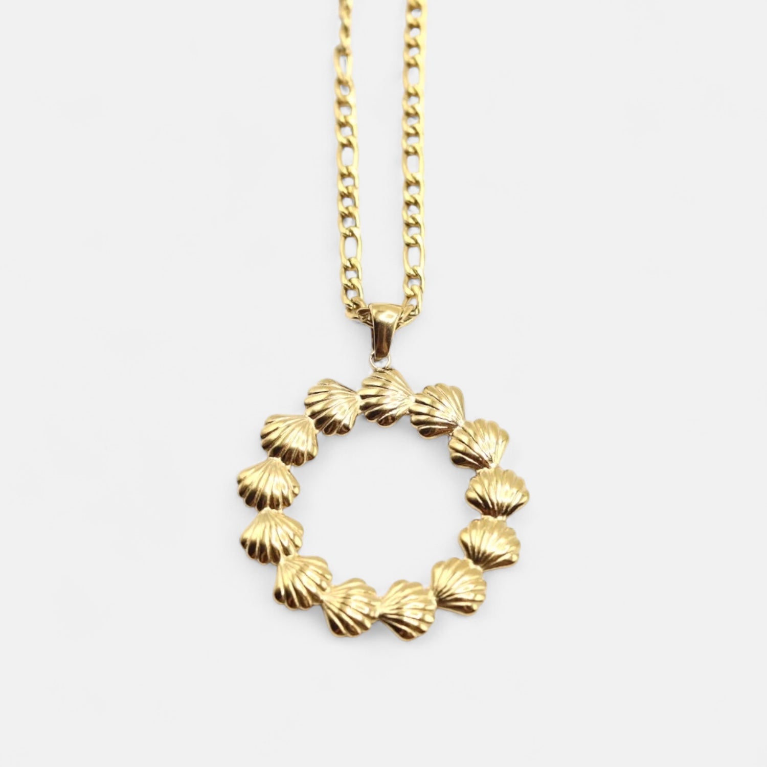 Ladies | Stainless Steel | Gold Shell Circle Short Necklace