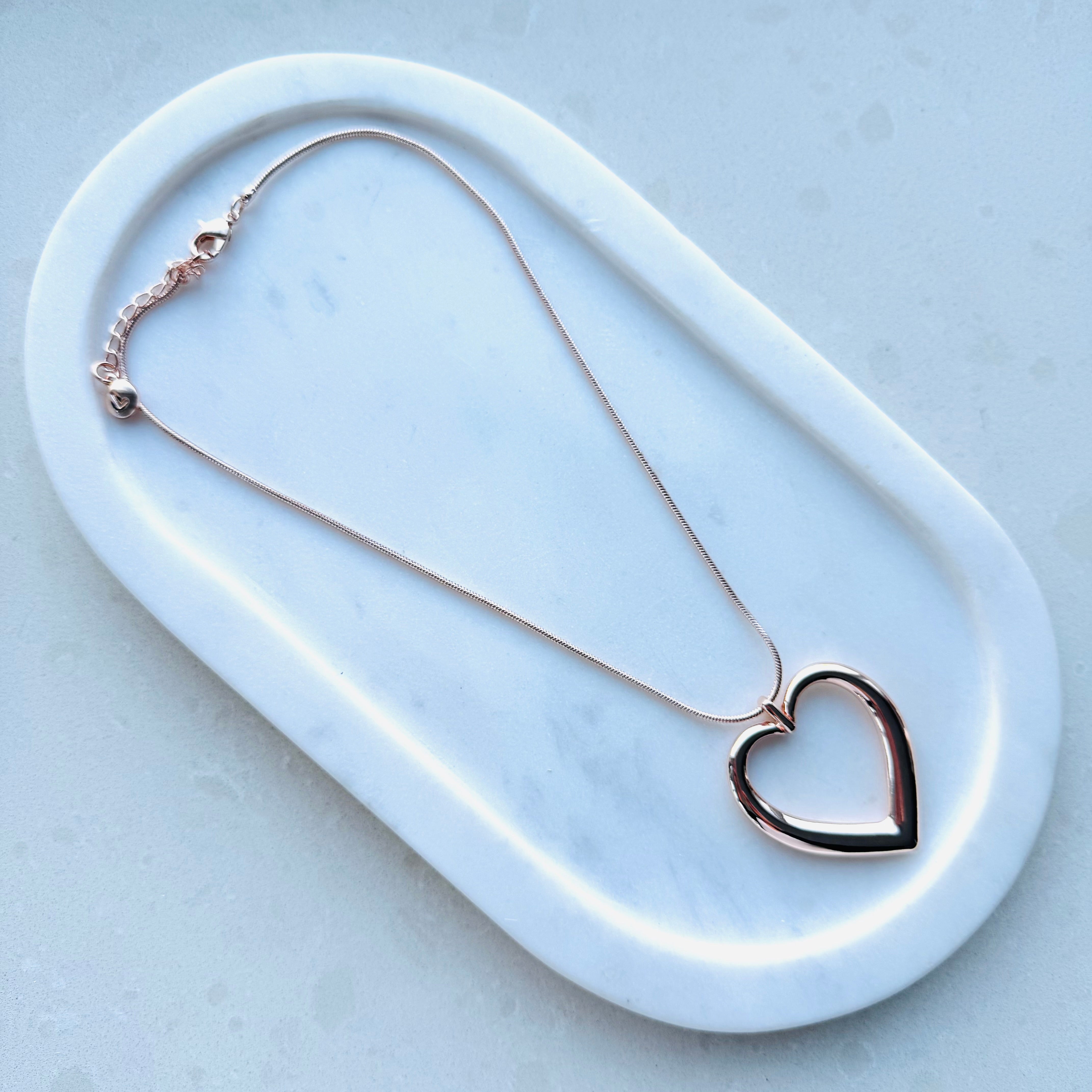 SHORT | Rose Gold Large Open-Heart Necklace