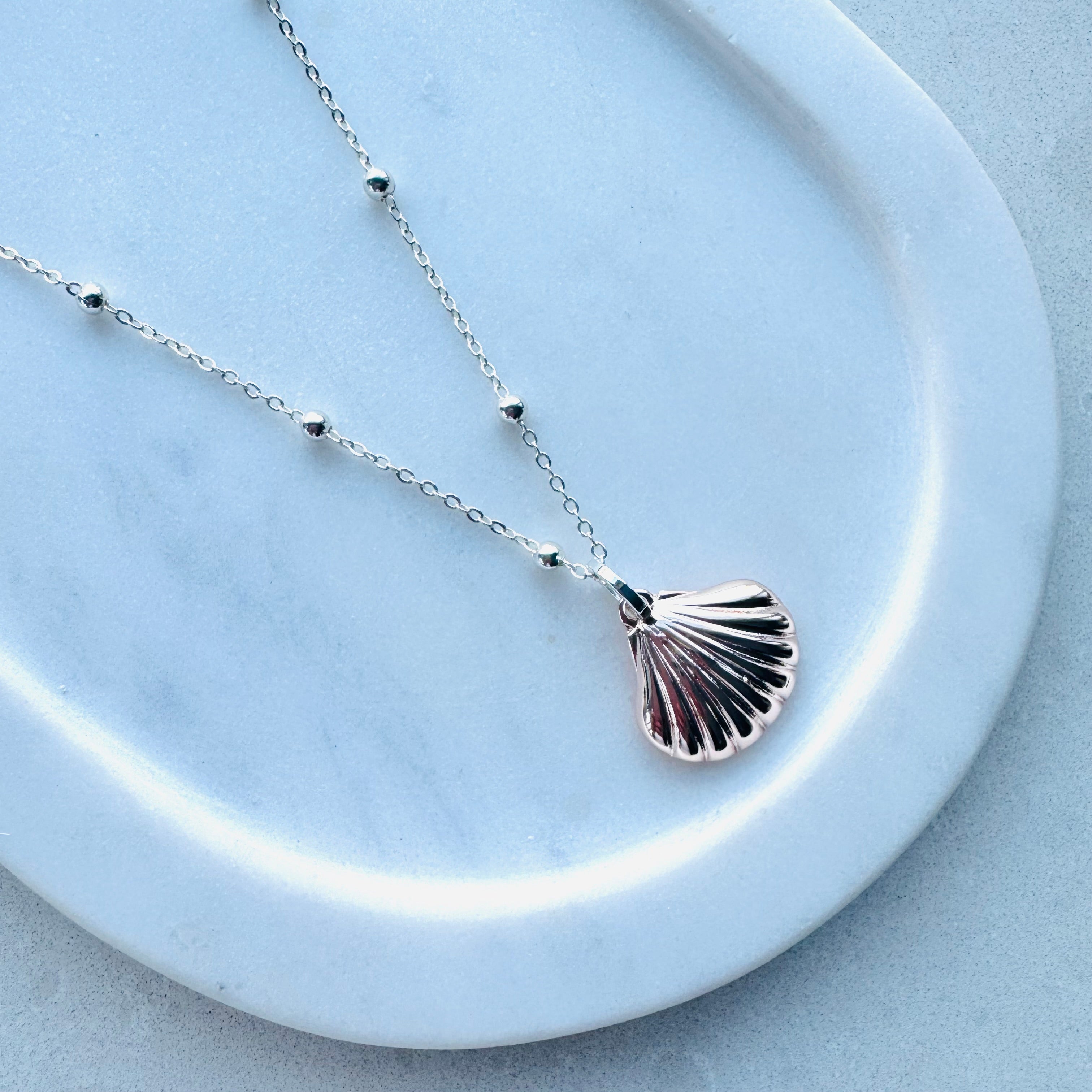 SHORT | Rose Gold Shell on Silver Chain Necklace