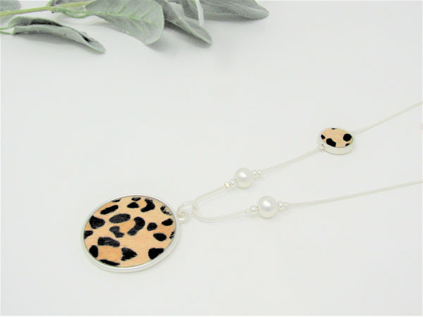 Matt Silver Leppord Print Disc Necklace
