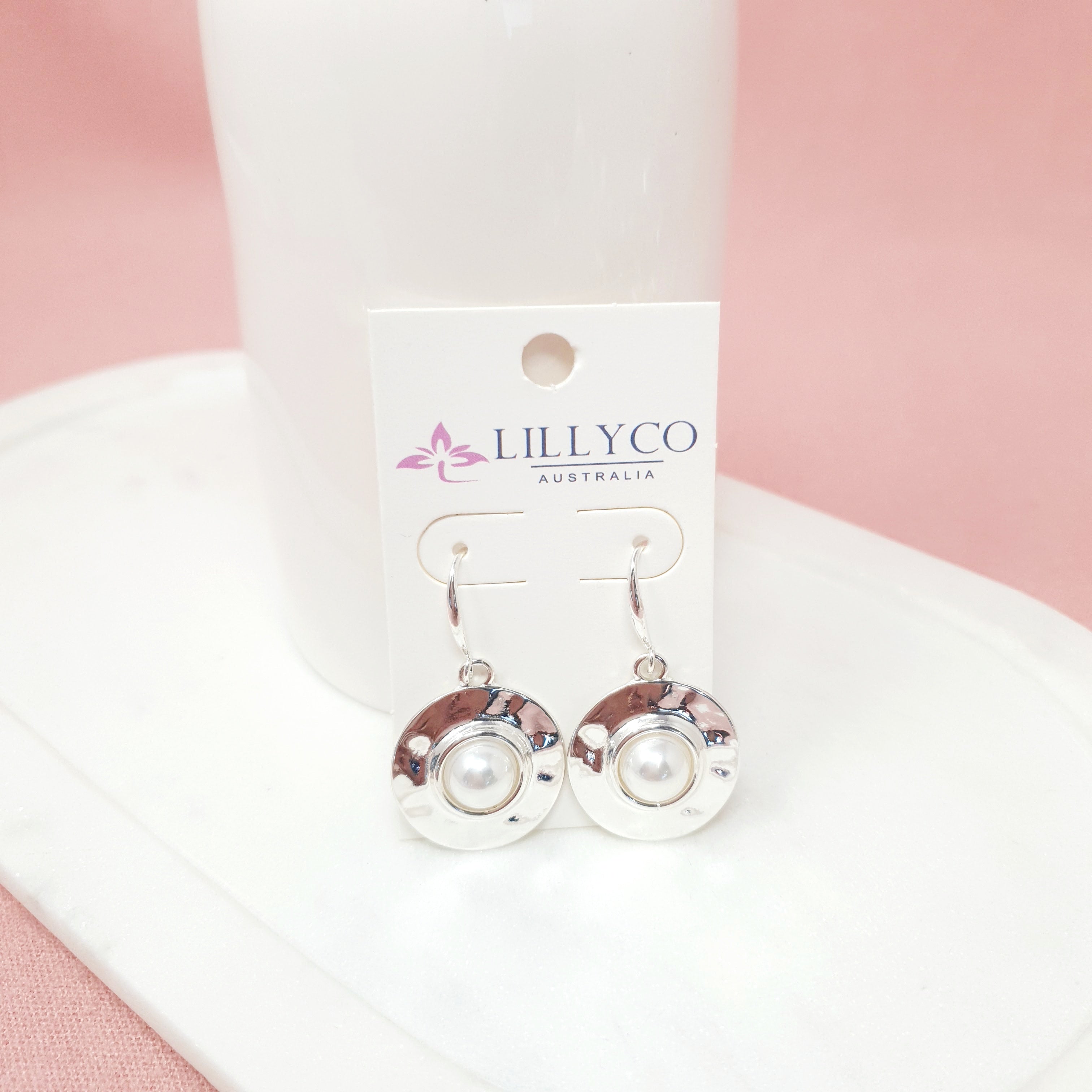 Elegance Silver Pendant with Pearl Earring