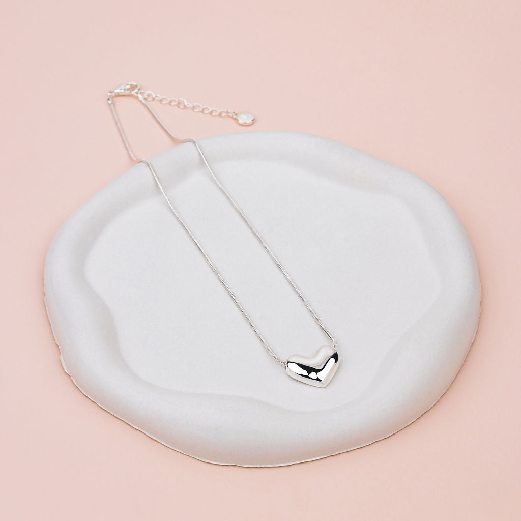 SHORT | Silver Beautiful Heart Necklace