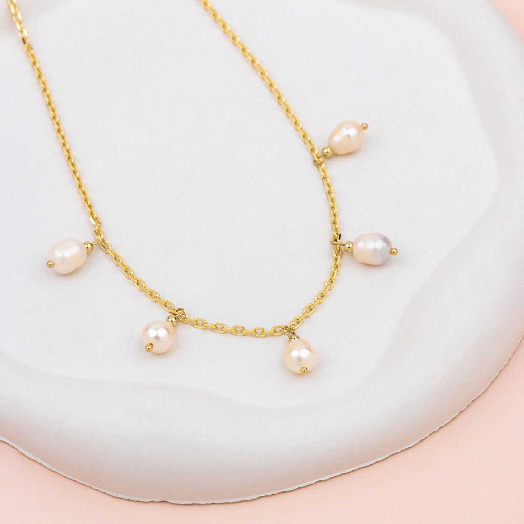 SHORT | Yellow Gold Fine Chain with 5 Pearl Necklace