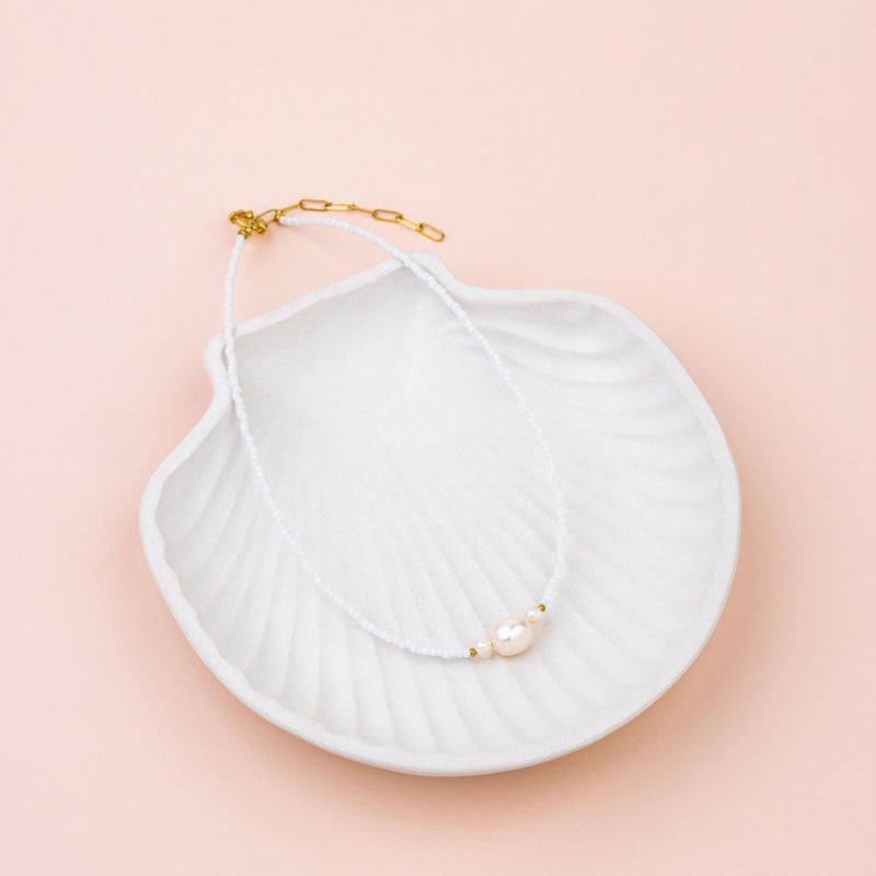 SHORT | White Fine Beads with Pearl Necklace
