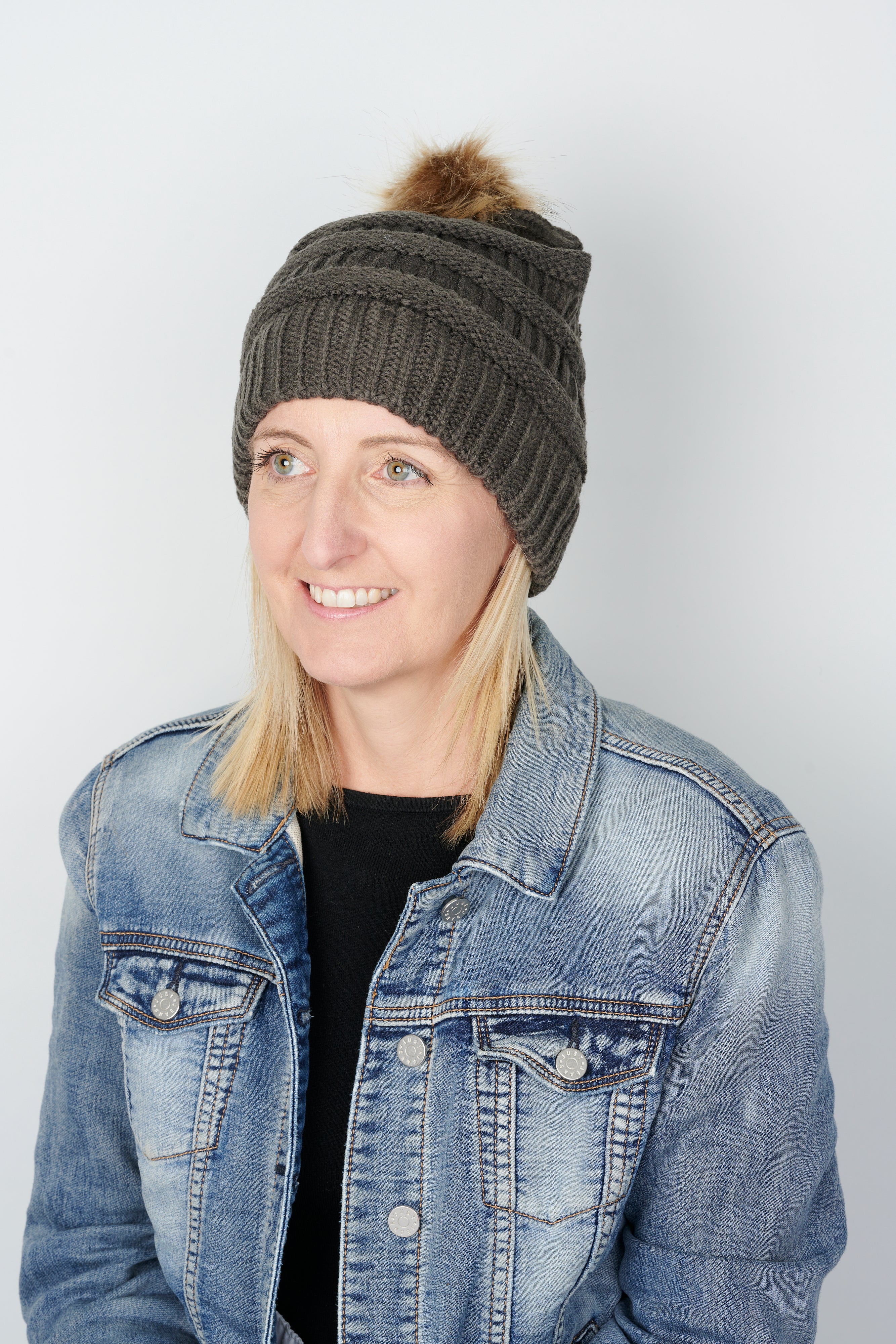 Ladies Grey Fur Pom Pom Beanie