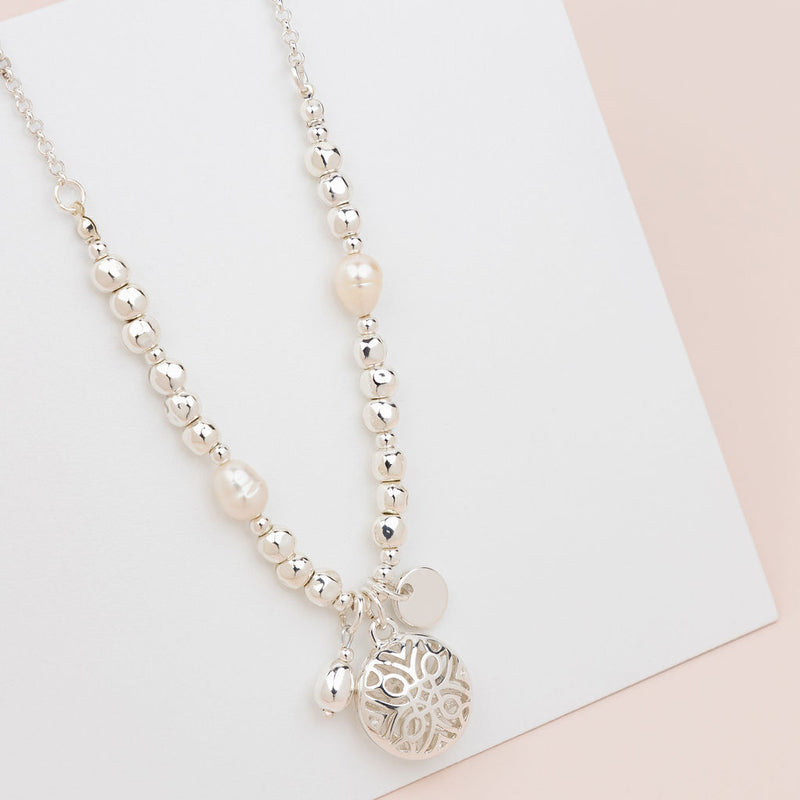 SHORT | Silver Cut Out & Pearl Pendant Necklace